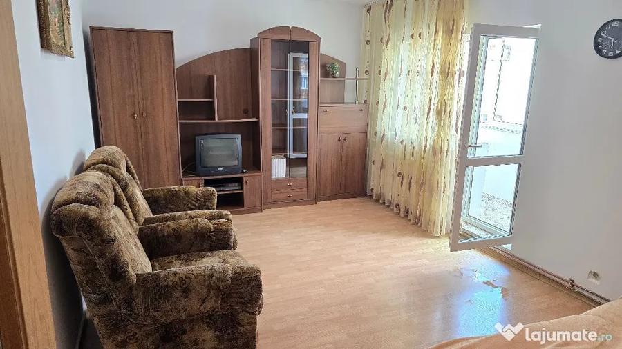 Apartament cu 2 camere decomandat în Piața Centrală