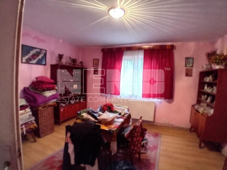 Casă individuală cu 6 camere cu Canalizare în Central
