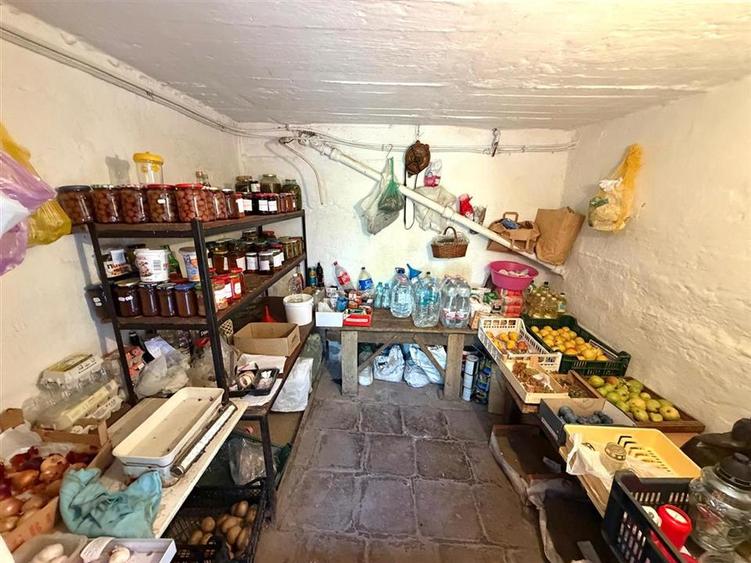 Casă cu 3 camere cu Teren 904 Mp în Spitalul Județean
