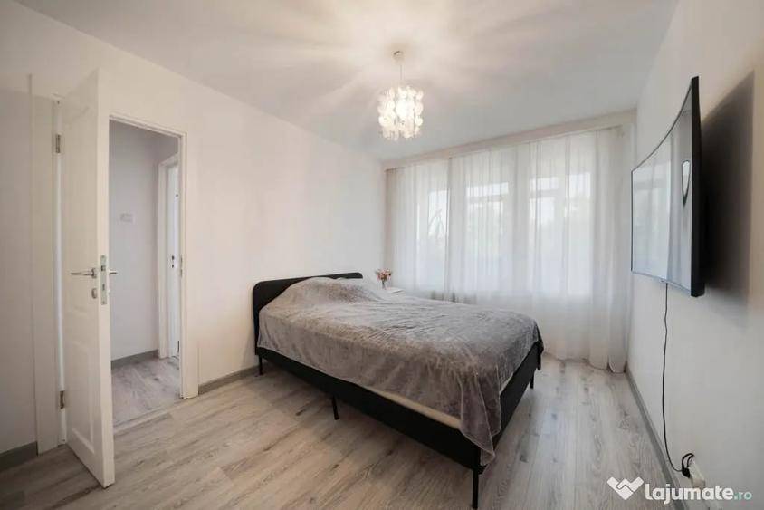 Apartament cu 3 camere decomandat în Ștefan cel Mare