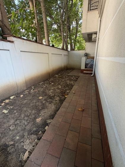 Apartament cu 4 camere decomandat, mobilat în Central
