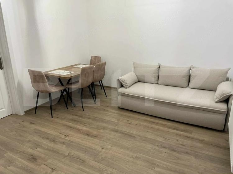 Apartament cu 2 camere semidecomandat în Cetate