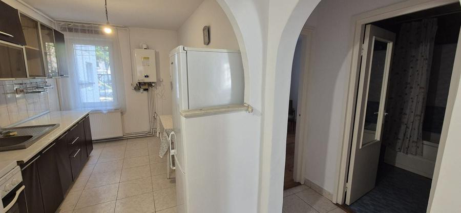 De inchiriat ap. 3 camere - str. Muncii - 9