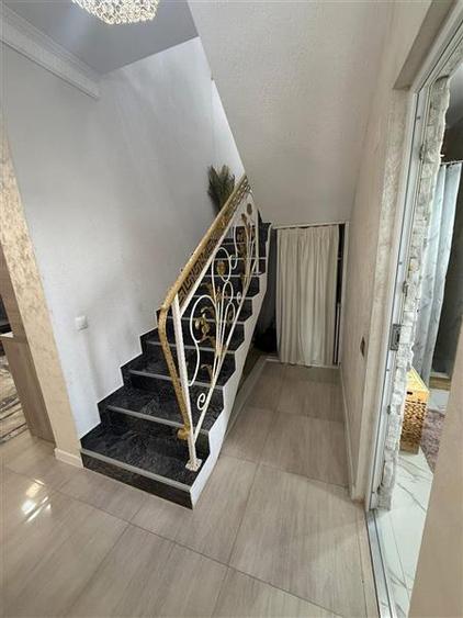 Duplex cu 5 camere cu Teren 200 Mp în Central