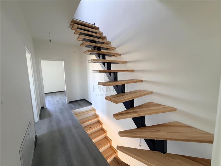 Duplex cu 4 camere cu Canalizare în Moșnița Nouă