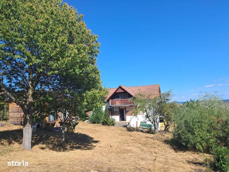 Casă cu 4 camere în Daia