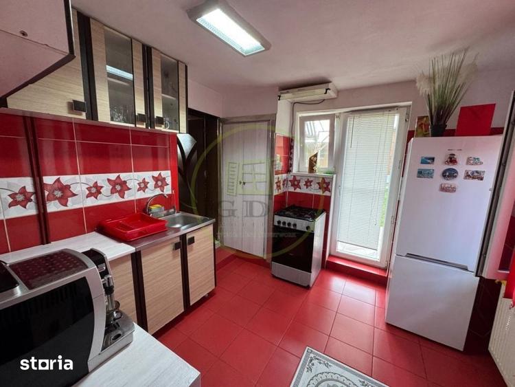 Casă cu 5 camere cu Teren 1400 Mp în Bonț