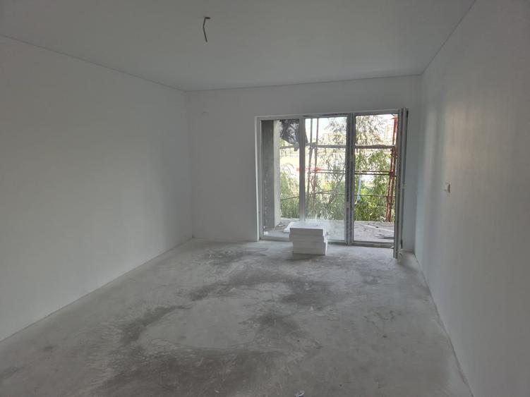 Apartament cu 2 camere în Apărătorii Patriei