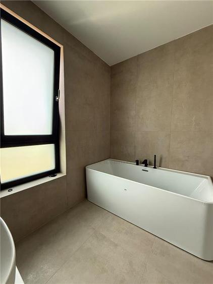 Apartament cu 3 camere decomandat în Torontalului