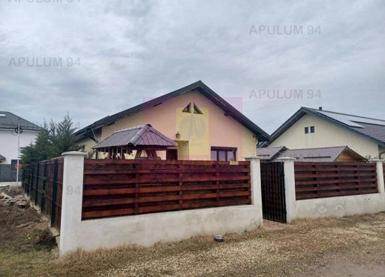Casă cu 2 camere cu Teren 420 Mp în Săbăreni
