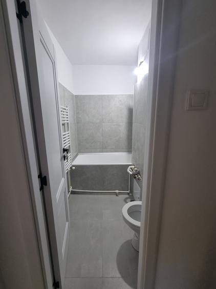 Apartament cu 2 camere decomandat în Micro 5