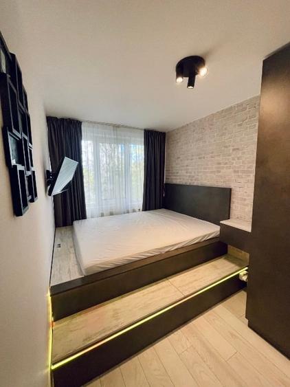 Apartament cu 3 camere semidecomandat în Titan