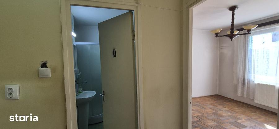 De vanzare ap.3 camere , cart. Tudor- str. Cutezantei - 3