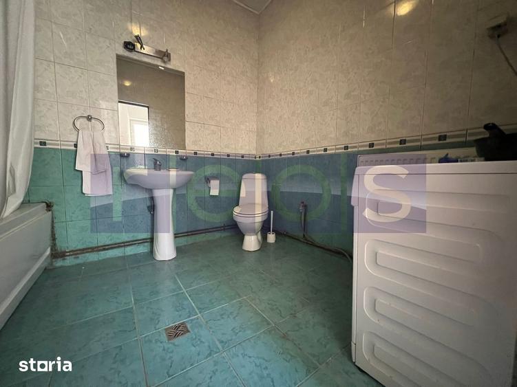 Apartament cu 3 camere semidecomandat în Coșbuc