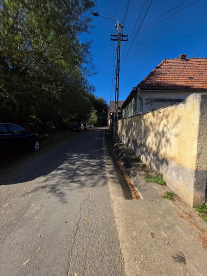 Casă cu 4 camere cu Teren 100 Mp în Pianu