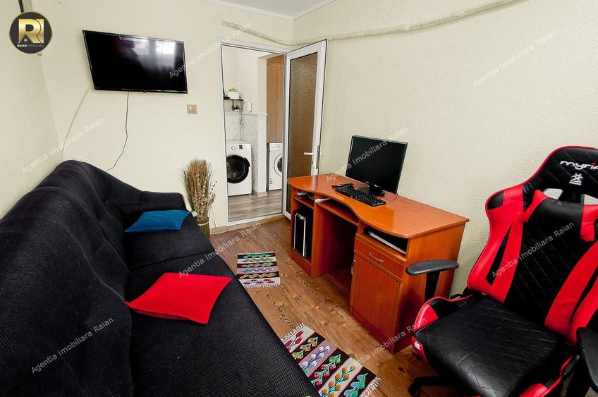Apartament cu 3 camere decomandat în Micro 16