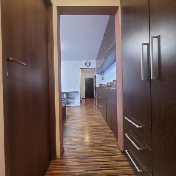 Apartament cu 4 camere semidecomandat în Griviței