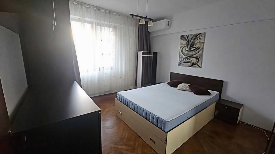 Apartament cu 3 camere decomandat, mobilat în Lacul Tei