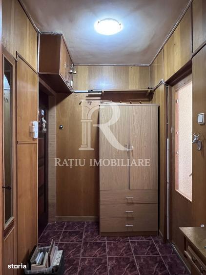 Apartament cu 3 camere semidecomandat în Orașul Nou