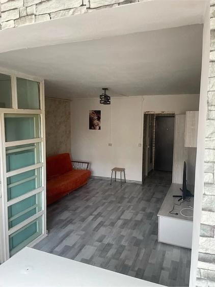 Garsonieră decomandată în Noua