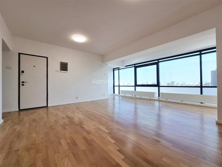 Apartament cu 4 camere decomandat în Polonă Apartament cu 4 camere decomandat în Polonă