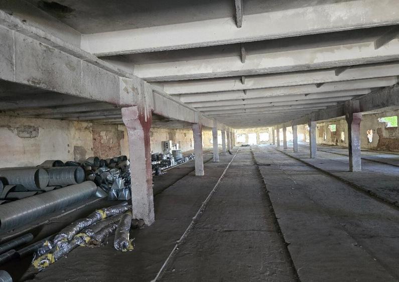 Hala , SC total 2048 MP , P+E, trifazic , teren 2000 mp, zona Borsului - 2