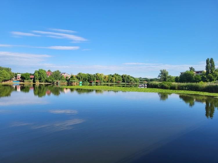 OCAZIE VANZARE TEREN CU DESCHIDERE LA LAC - 1