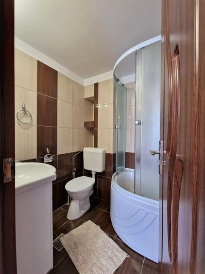 Titan,1 Decembrie , 3 camere -400 Euro - 2