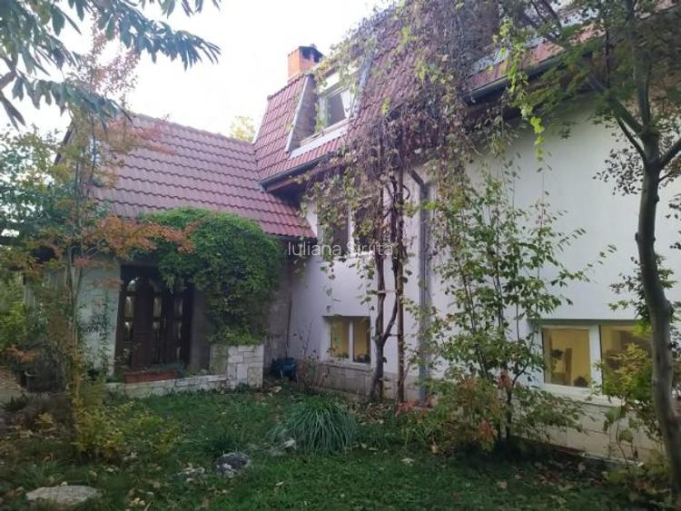 Vând casa cu curte, com Berceni Ilfov Vând casa cu curte, com Berceni Ilfov