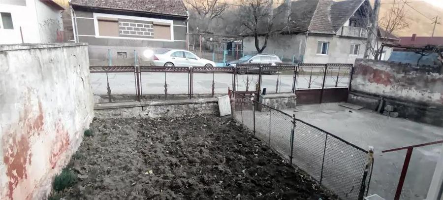 MOLDOVA NOUA, Casa 3 camere, Suprafata totala teren: 274 mp - 10