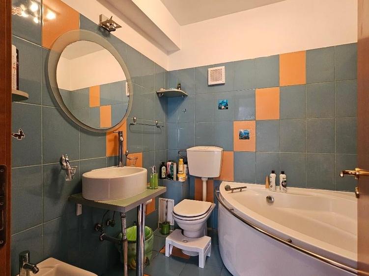 Vila in zona Bucurestii Noi - 275 mp | 6 camere | 4 bai | teren 450 mp - 10