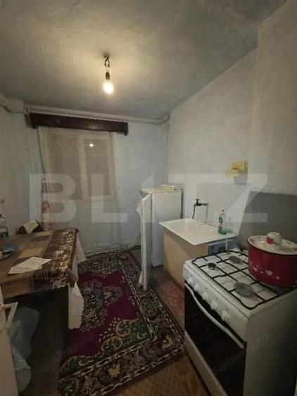 Apartament 2 camere Semidecomandat, Moreni - 1