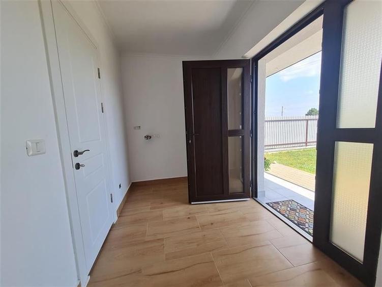 Distinctie rezedintiala pe 4 camere, 500 mp teren, Harman - 25