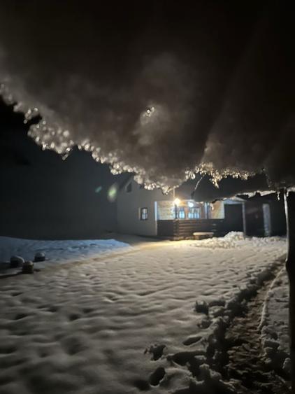 Vand cabana si teren 8ha - 2