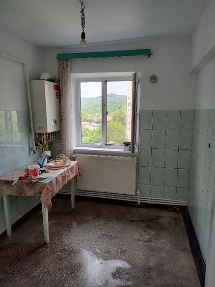 Vând urgent apartament ĺa doar 6 km de stațiunea STRAJA - 6