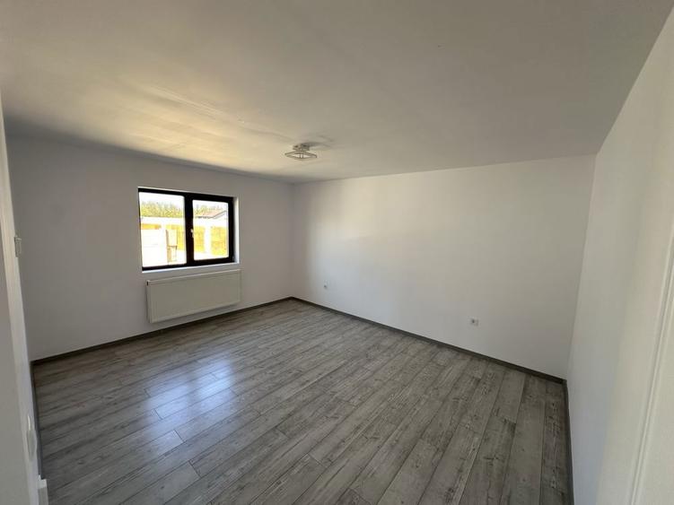 Casa 3 dormitoare pe parter damila selgros - 2