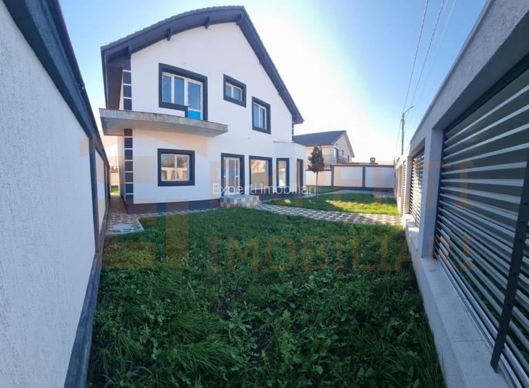 Casa unde linistea se intalneste cu spatiul — Lumina, Constanta