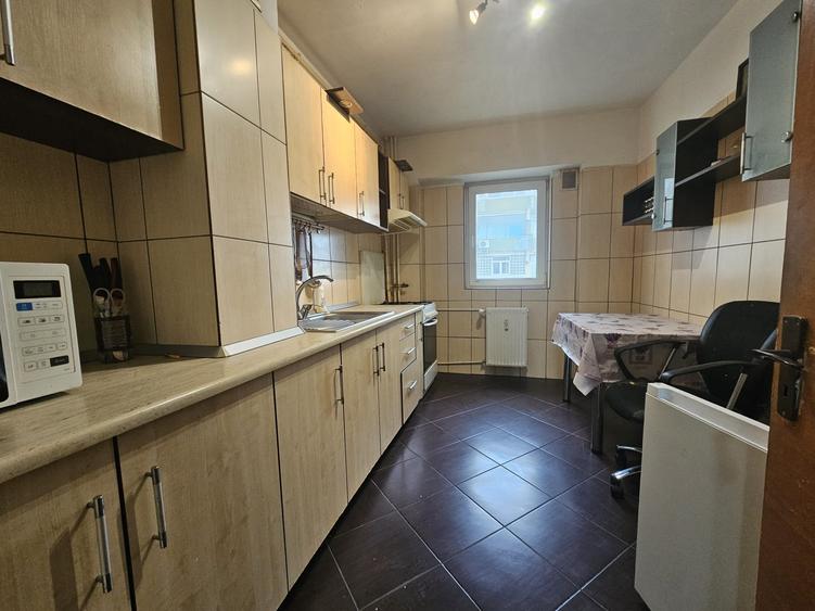 Titan Costin Georgian langa metrou 8/10 decomandat 90 mp doua bai doua balcoane - 2