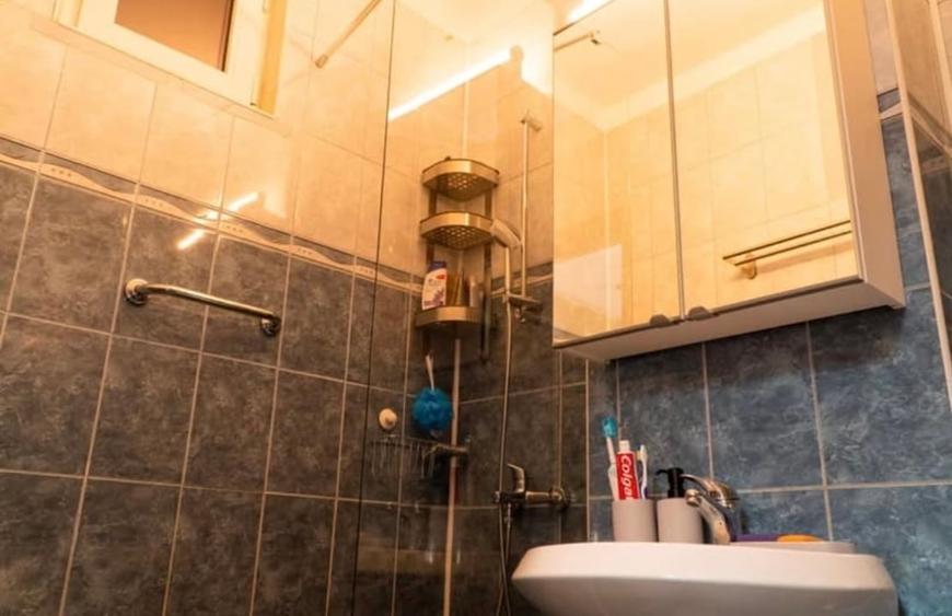 Apartament cu 2 camere semidecomandat, mobilat în Alexandru Obregia