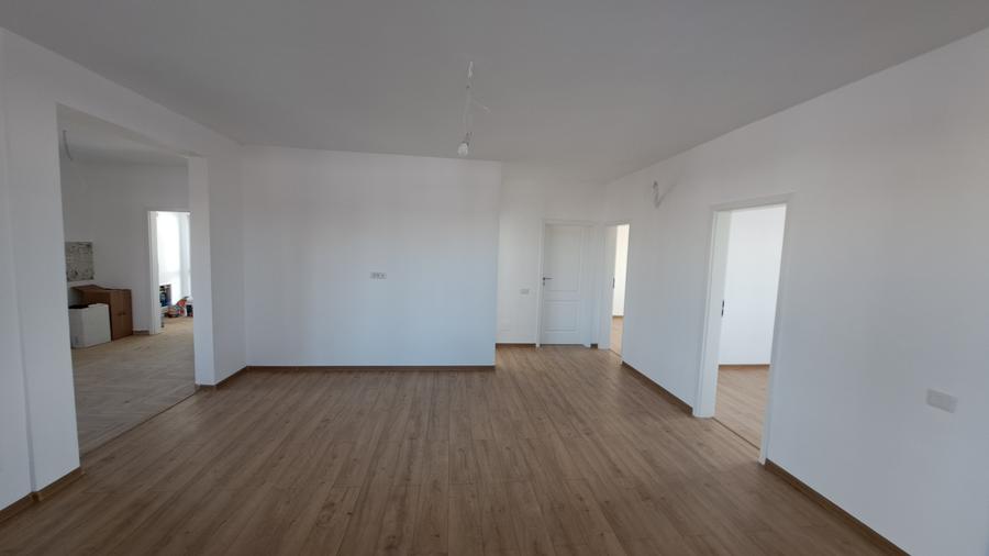 CASA 4 CAMERE CU SUPRAFATA GENEROASA IN  STIL NEOROMANESC - 17