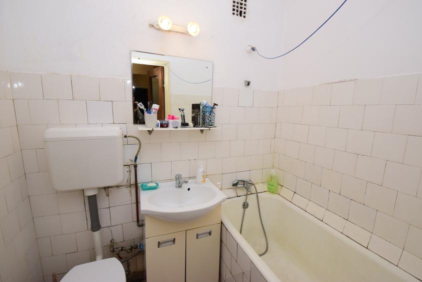 4 camere decomandat, centrală, boxă, etaj 1, 2 băi, Aleea Giurgeni - 1 Decembrie - 14