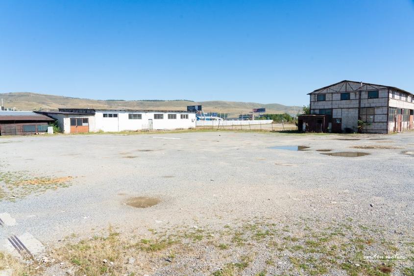 Teren si constructii cu deschidere la strada, zona autostrazii - 2