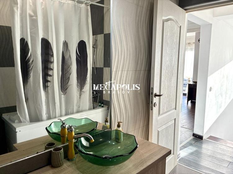 Casă / Ghimbav / 4 camere / Curte privată / Terasă - 33