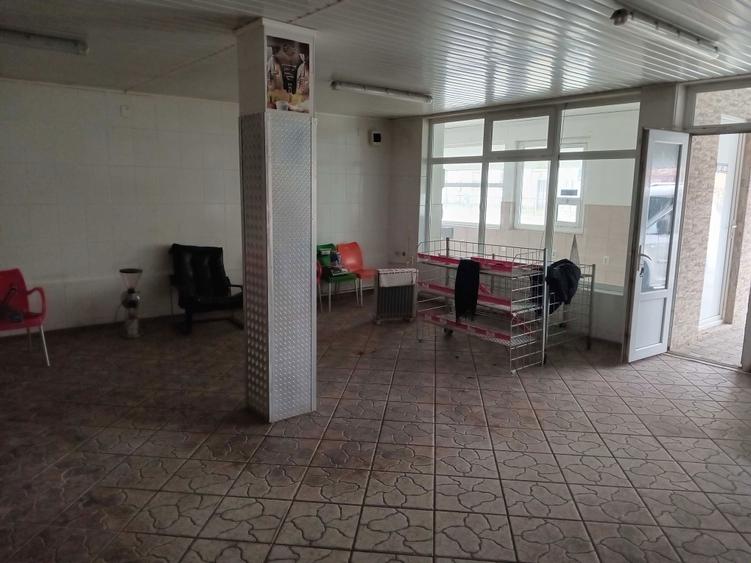 Vand spatiu comercial 350 mp in Ticleni - 7