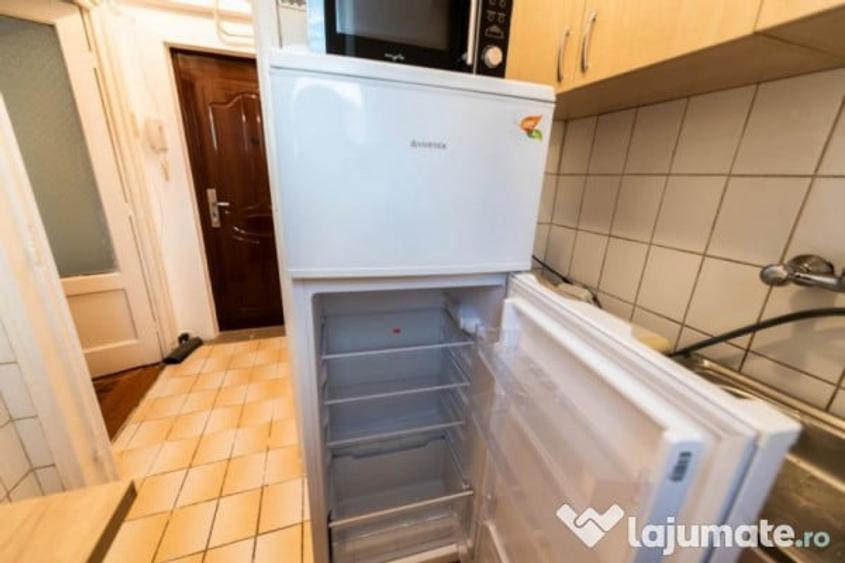 Garsoniera la Universitate, situata pe Calea Victoriei - 1