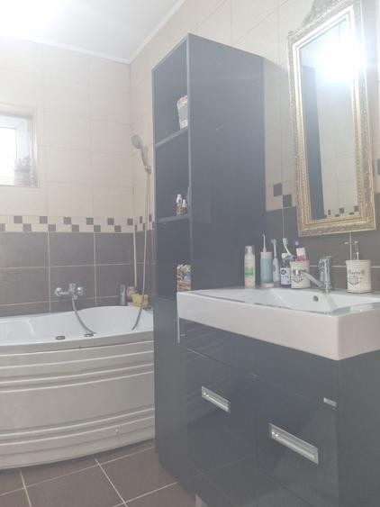 Vand/schimb casa in Costesti - 8