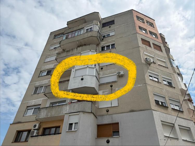 Vand garsoniera lux mibilat/utilat 36 mp - 2
