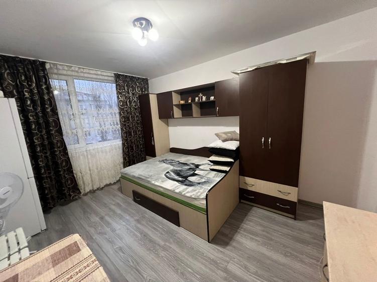 Inchiriez garsoniera la capatul troleului (micro 19) - 2