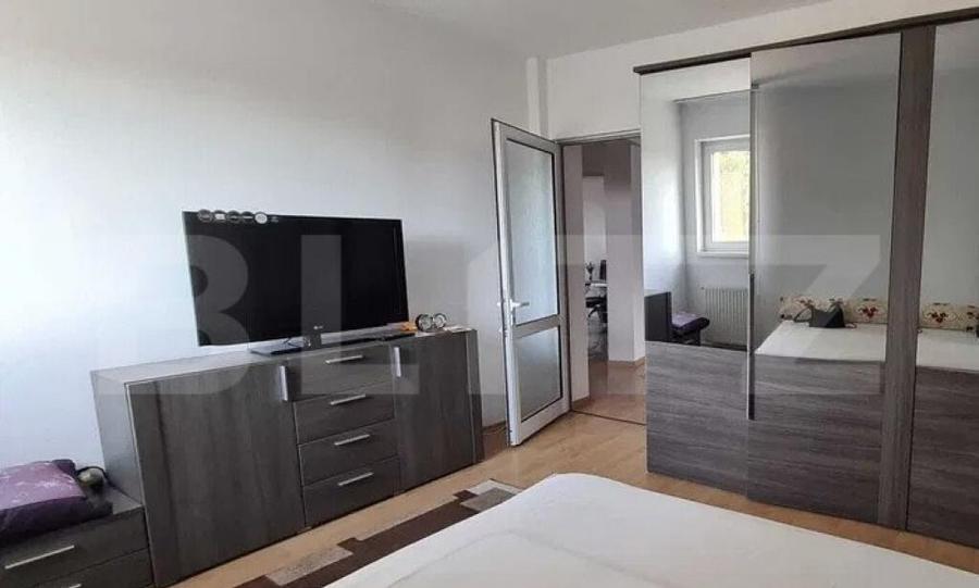 Apartament de vanzare, cu 4 camere, 120 mp, etaj intermediar - 1