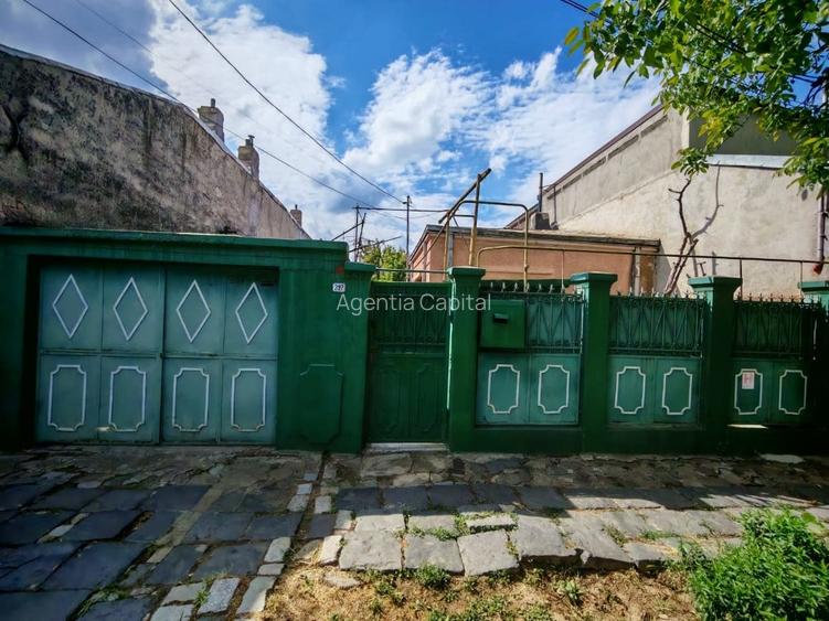 Casa veche str Stefan cel Mare Casa veche str Stefan cel Mare